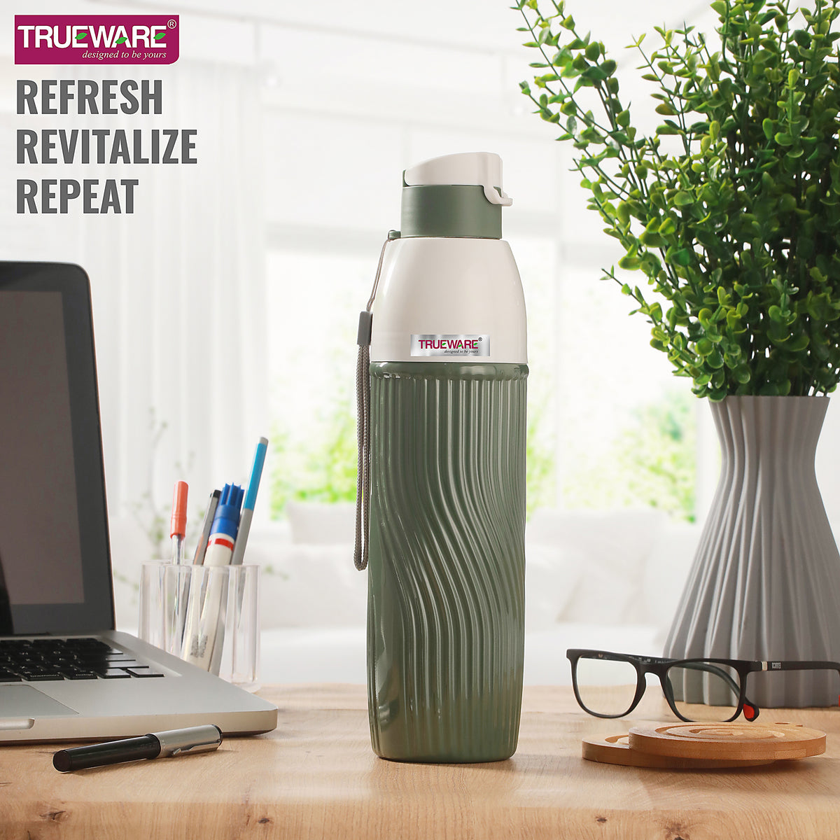 Trueware Aqua Bliss Insulated Water Bottle | 590 ml