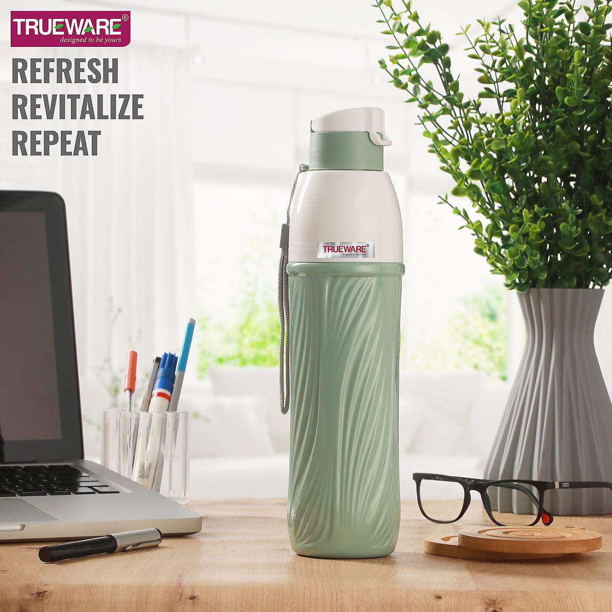 Trueware Aqua Pure 700 Insulated Water Bottle | 590 ml